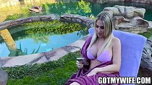 أندي أفالون إلهة الشوكولاتة تنزل قوي في مشهد بوفو جامح