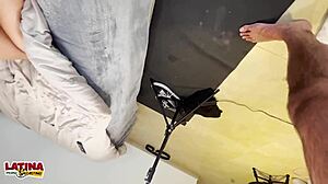 Mia Caliente, høy colombiansk tenåring 18+, knaller første porncasting med stor kuk