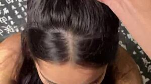 Namorada submissa fofa oferece boquete profundo e babado para pau grande com piercing em sessão amadora de lambida