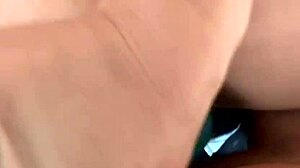 ¡Hice que chico travieso se corriera duro en mi coño apretado!