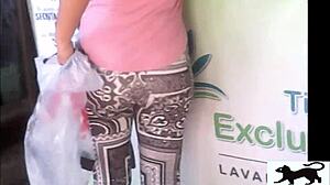 Oh man, spotting that stray cat on the street was wild... it wandered around curiously before vanishing into the alley.