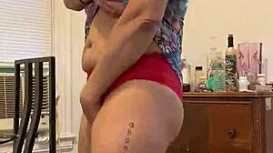 ヘイ、チェック アンナ・マリア、新しいサンドレス姿の熟したラティーナ