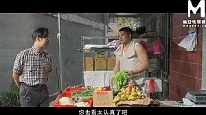 Babe culo grosso abbronzata tatuata mostra figa e culo a ragazzi arrapati 😍