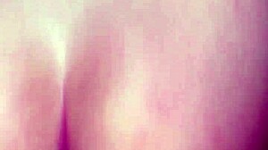 عاهرة حمراء الشعر تتناك مزدوج نيك قوي