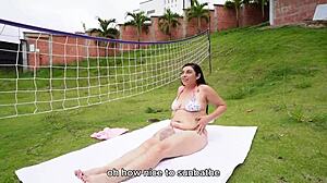 Teman Aku Semprot Pantat Aku Lalu Pukul Keras, Gaya Lizi Love