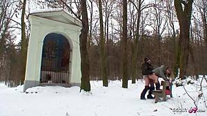 Q Linda kolayca namorava, oral ve mastürbasyonla orgazma kadar