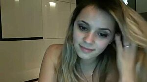 Dea Squirts In Berlin Shower