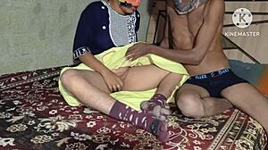 सबटल डोमिनेशन वाइब्स स्टेप सिस्टर सेक्स वीडियो में इंडियन देसी लड़की के साथ चुदाई।