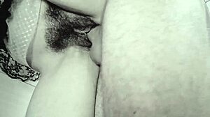 Napalona gruba jeździ na moim kutasie i dochodzi w jej cipce podczas domowego seksu. Tłusty creampie.