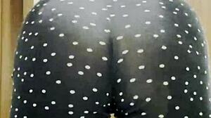 her sexy ass in leggings turns me on.