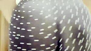 her sexy ass in leggings turns me on.