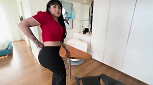 Professora espanhola gostosa Danja Angel diz fode-me para o jovem de 18+ manter o emprego