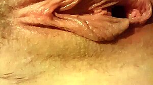 Young 18+ Lesbian Slut Stretches Shaved Pussy With Deodorant Can