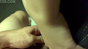 공중 화장실 칸에서 박히는 게 너무 그리워