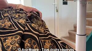 J'adore baiser hardcore avec une trans thaïlandaise dans une session de pipes de groupe