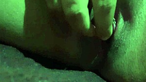 Intriguing solo session with object brings unexpected contrasts