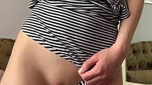 Welches Loch zuerst ficken bei dünner Teen 18+ Maiskii