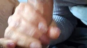 Lecco la figa alla mia amante fino all'orgasmo poi gli sborro in faccia da vera slut.