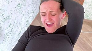 Świńska sekretarka rżnięta mocno we wszystkie dziury z wytryskiem w usta i creampie w cipkę