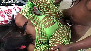 he offered 100 dollars to fuck my pretty pussy hard