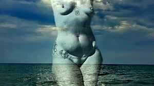 Lecco la figa alla mia amante fino all'orgasmo poi gli sborro in faccia da vera slut.