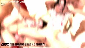 In deze wilde trilogie deel iii, Kaitlyn Katsaros neemt vijf kerels in een ruwe scène. Ze gaan extreem met anaal fisting, rimjobs en sperma overal.