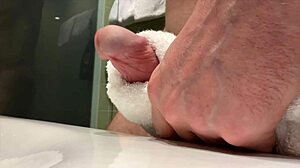 Watch me masturbate to orgasm in close-up, neighbors might hear