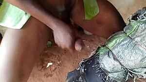 laukauspaneminen komean kanssa iso perseinen äiti ratsastaa kullilla ja istuu naamalla