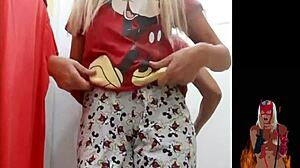 Hot milf showing off her pussy and big ass in store fitting room 😏👀