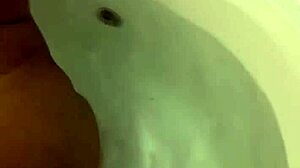 mamando o funcionário novinho do marido