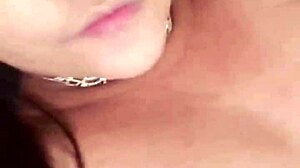 Hey, isn't this novinha gostosa getting nude and using anal toys for masturbation?