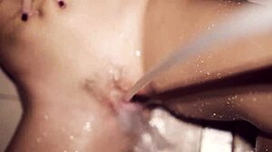 アリス・ケリーのエロティックオナニー、指入れ