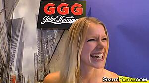 Vag Rubbing Slut Bukkake!