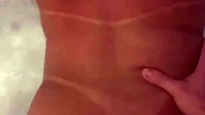 mamando o funcionário novinho do marido