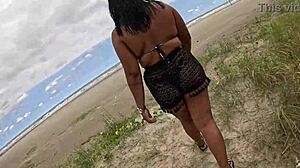 Nicoly safada verleidt brandweerman op strand en berijdt zijn pik in het bos met kutje gebukt Afrikaanse pornoster harig vingeren kont.