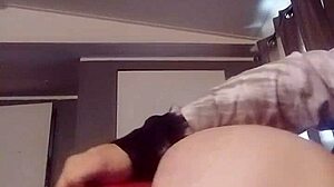 Enjoying Fun With A Vibrator In Solo Play