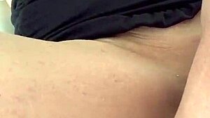 Milf gostosa pula do pau grande depois de boquete e pega gozada na boca 😏