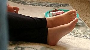 Cute Feet Fetish Candid