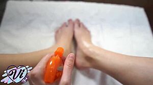 This teen brunette shows her oiled tattooed legs and feet close-up! 😍