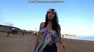 Vau, tämä pari nussii kovaa biljardipöydällä, se on hullua! 🔥