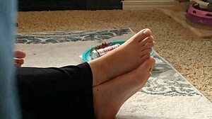 Cute Feet Fetish Candid