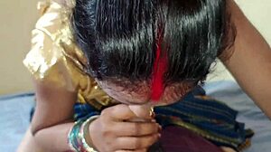 Nevlastný brat šúcha tesnú pičku manželky v spálni