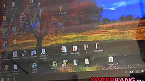 Stepsøster med stor rumpe og pupper tar POV-støting i begge hull dypt