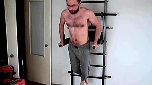 Tréning končí drsným píčačom lepším ako kardio