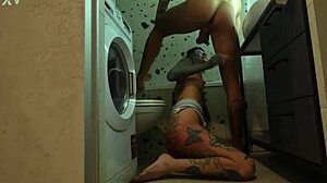 Muskuløs Fyr Får Rimjob På Badeværelse Så Knepper Våd Fisse På Køkkenbord