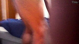 Polla sin cortar mega sucia colombiana garganta llena con eyaculación