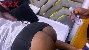 Ehdotuksellinen naiminen iso-perseinen stepdaughter kumartuneena monsterkurkulla tissit amatöörit kaveri liittyy jerk off -ohjeisiin