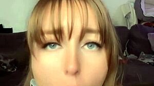 Biliyorsun ki bacaklarımı açıp ıslak amımı tatmak istiyorsun, büyük klitoris orgazmıyla sürerken