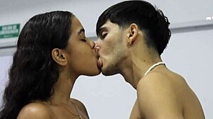 Beau-frère apprend le billard à sa belle-sœur latina perverse qui s'excite pour une baise creampie