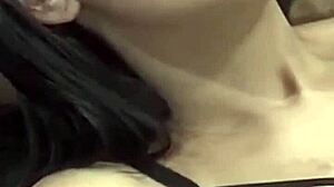 novinha gives kisses to the muscular guy